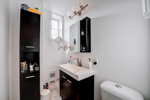 Bathroom - 2344 Av. Bourbonnière, Montréal (Mercier/Hochelaga-Maisonneuve), QC - Indoor Photo Showing Bathroom