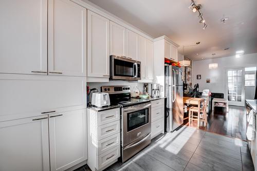 Kitchen - 2344 Av. Bourbonnière, Montréal (Mercier/Hochelaga-Maisonneuve), QC - Indoor Photo Showing Kitchen