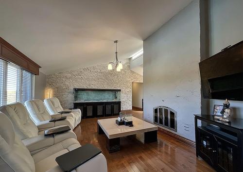 Salon - 168 Rue Landry, Salaberry-De-Valleyfield, QC - Indoor Photo Showing Living Room