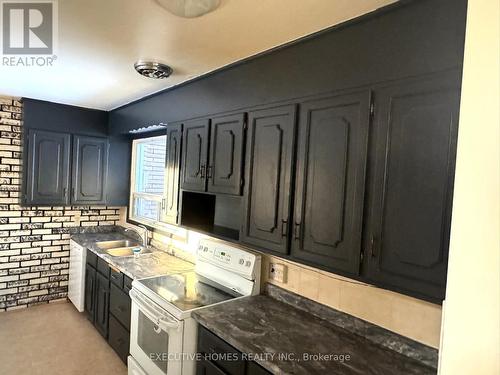 336 Kingsway Avenue, Thunder Bay, ON - Indoor Photo Showing Kitchen
