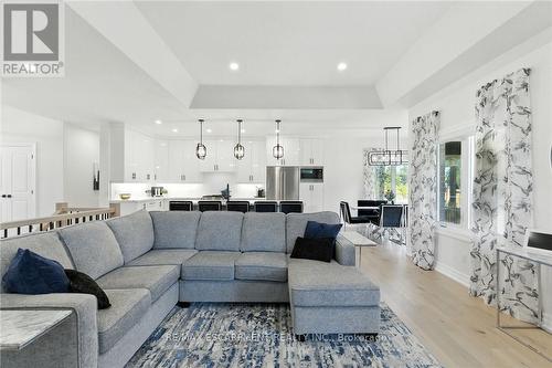 270 Charles Street, Norfolk, ON - Indoor Photo Showing Living Room