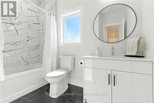 270 Charles Street, Norfolk, ON - Indoor Photo Showing Bathroom