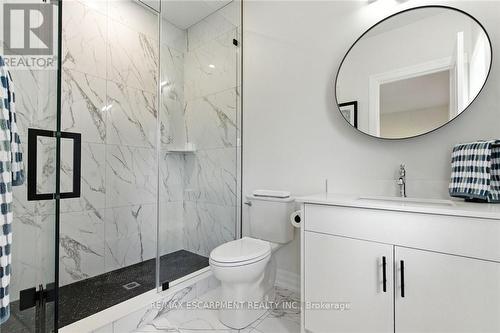 270 Charles Street, Norfolk, ON - Indoor Photo Showing Bathroom
