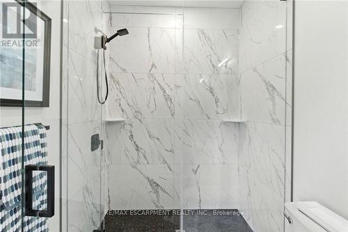 270 Charles Street, Norfolk, ON - Indoor Photo Showing Bathroom