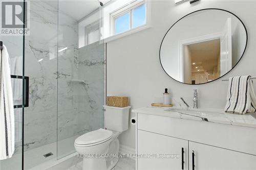 270 Charles Street, Norfolk, ON - Indoor Photo Showing Bathroom