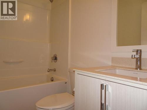 166 Mcpherson Crescent, Penticton, BC - Indoor Photo Showing Bathroom