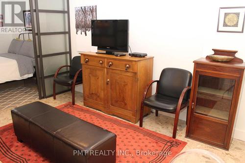 Bsmt - 445 Ontario Street, Toronto, ON - Indoor