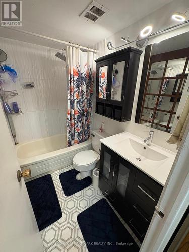 # 1402 - 177 Linus Road, Toronto, ON - Indoor Photo Showing Bathroom