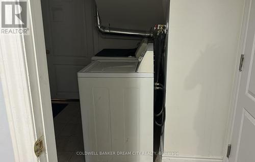 24 Tangleridge Boulevard, Brampton, ON - Indoor Photo Showing Laundry Room