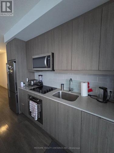 314 - 32 Forest Manor Road, Toronto, ON - Indoor Photo Showing Kitchen