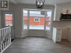 Dining area with Bay window - 