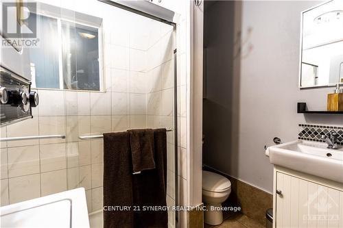 277 St Patrick Street, Ottawa, ON - Indoor Photo Showing Bathroom