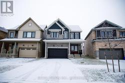 16 STERN DRIVE  Welland (Dain City), ON L3B 0M2