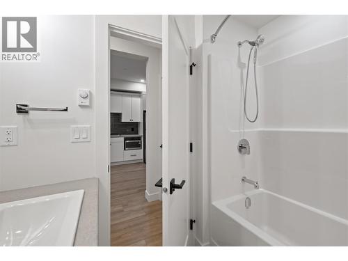 Suite - 255 Feathertop Way Unit# 88, Big White, BC - Indoor Photo Showing Bathroom