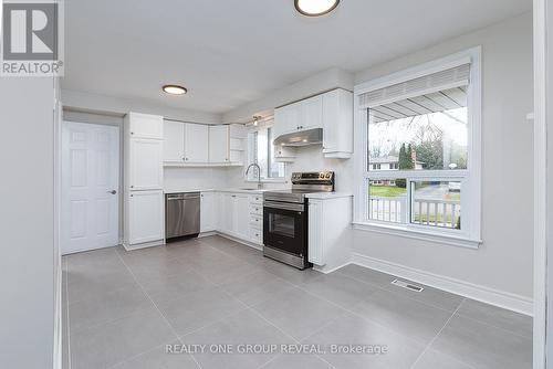 14 Taylor Road, Ajax, ON - Indoor Photo Showing Kitchen