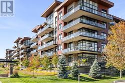 327 - 1575 LAKESHORE ROAD W  Mississauga, ON L5J 0B1
