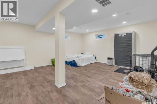 901 Connaught Avenue, Limerick, SK - Indoor