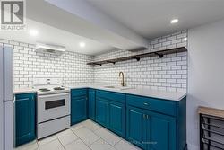 LOWER - 257 EAST 17TH STREET  Hamilton, ON L9A 4M6