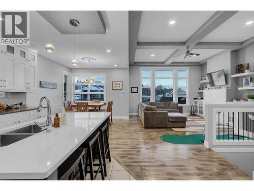 4711 Gannett Road, Prince George, BC - Indoor Photo Showing Kitchen With Double Sink
