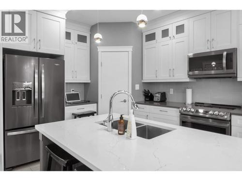 4711 Gannett Road, Prince George, BC - Indoor Photo Showing Kitchen With Double Sink With Upgraded Kitchen