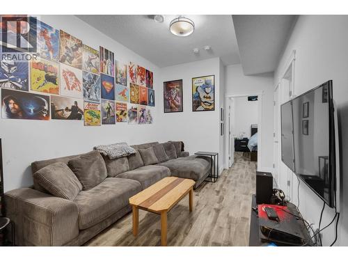4711 Gannett Road, Prince George, BC - Indoor Photo Showing Living Room