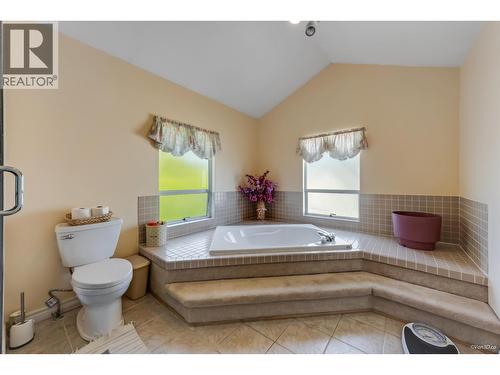 1207 Durant Drive, Coquitlam, BC - Indoor Photo Showing Bathroom