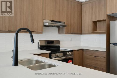 701 Sargeant Place, Innisfil, ON - Indoor Photo Showing Kitchen With Double Sink