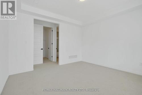 701 Sargeant Place, Innisfil, ON - Indoor Photo Showing Other Room