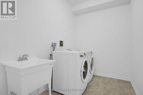700 Sargeant Place, Innisfil, ON - Indoor Photo Showing Laundry Room