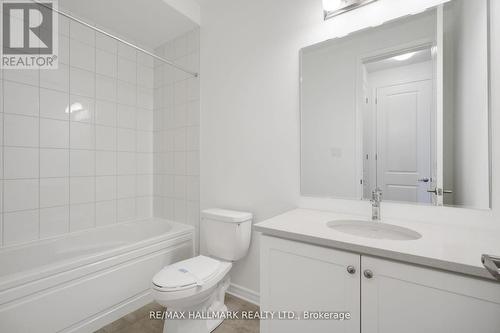 700 Sargeant Place, Innisfil, ON - Indoor Photo Showing Bathroom