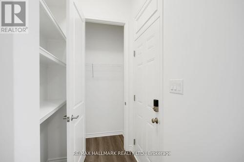 700 Sargeant Place, Innisfil, ON - Indoor Photo Showing Other Room