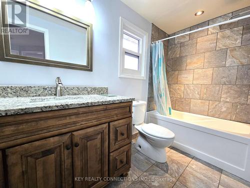 2nd floor - 4 piece bathroom - 2425 Headon Forest Drive, Burlington, ON - Indoor Photo Showing Bathroom