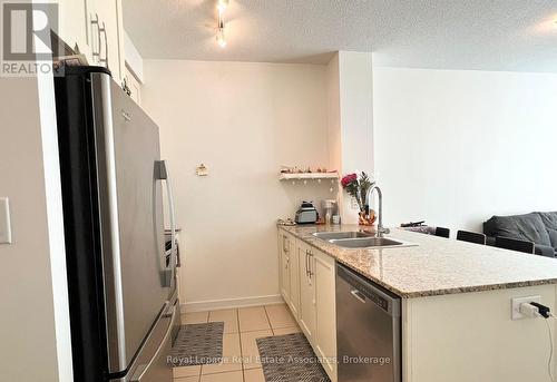4403 - 4070 Confederation Parkway, Mississauga, ON - Indoor Photo Showing Kitchen With Double Sink