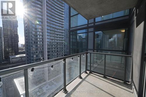 1910 - 290 Adelaide Street W, Toronto, ON - Outdoor With Exterior