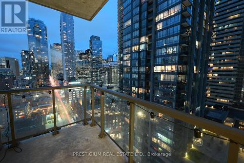 1910 - 290 Adelaide Street W, Toronto, ON - Outdoor