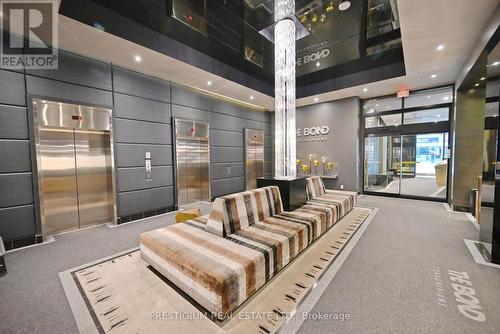 1910 - 290 Adelaide Street W, Toronto, ON - Indoor Photo Showing Other Room