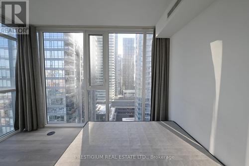 1910 - 290 Adelaide Street W, Toronto, ON - Indoor