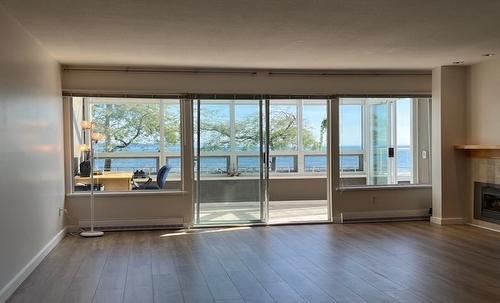 14831 Marine Drive, White Rock, BC - Indoor Photo Showing Living Room With Fireplace