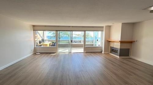 14831 Marine Drive, White Rock, BC - Indoor Photo Showing Living Room With Fireplace