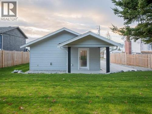 4678 Cook Ave, Powell River, BC - Outdoor