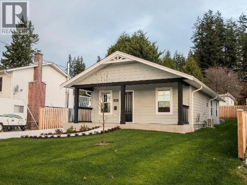 4678 Cook Ave, Powell River, BC - Outdoor