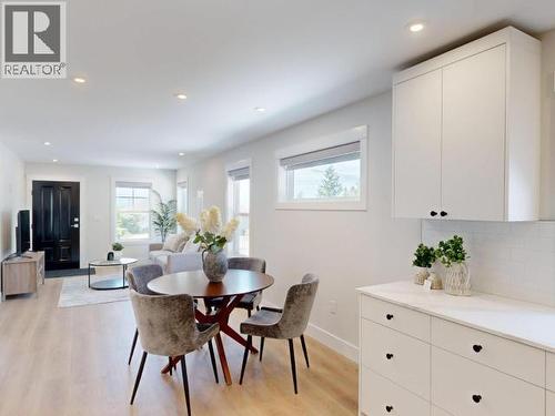 4678 Cook Ave, Powell River, BC 