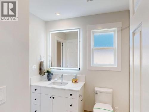 4678 Cook Ave, Powell River, BC 