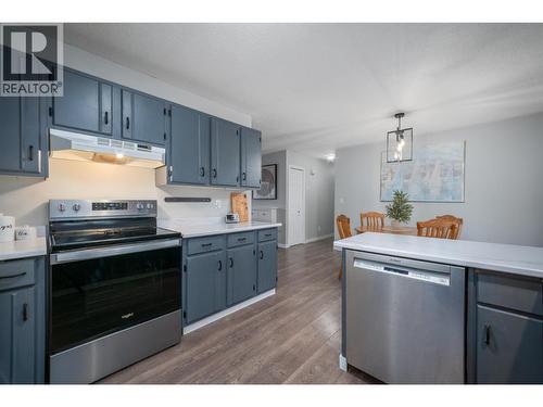 4840 Scotty Creek Road, Kelowna, BC - Indoor Photo Showing Kitchen