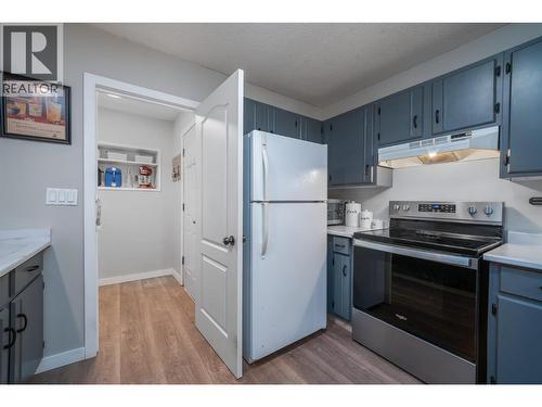 4840 Scotty Creek Road, Kelowna, BC - Indoor Photo Showing Kitchen