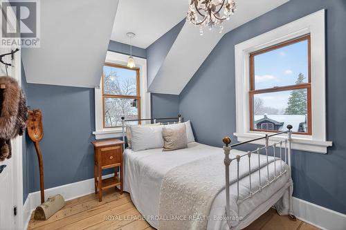 7802 Piccadilly Road, Frontenac (Frontenac Centre), ON - Indoor Photo Showing Bedroom