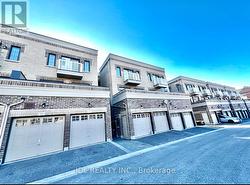 35 JAFFNA LANE  Markham, ON L6C 0X7