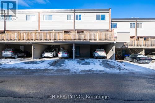 115 - 242 Milestone Crescent, Aurora, ON - Outdoor