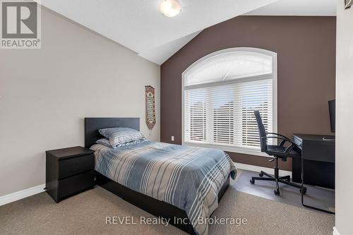 102 Cittadella Boulevard, Hamilton, ON - Indoor Photo Showing Bedroom