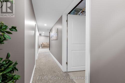 102 Cittadella Boulevard, Hamilton, ON - Indoor Photo Showing Other Room